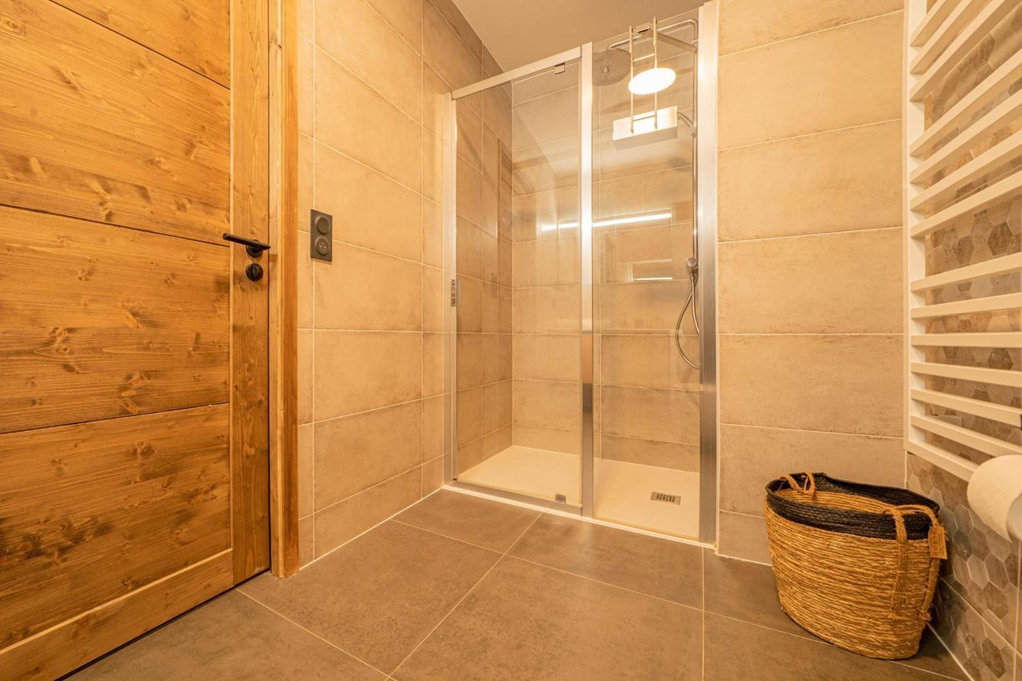 Perle Blanche - Brand New 2 Bedroom Apartment Perfectly Located シャモニー エクステリア 写真