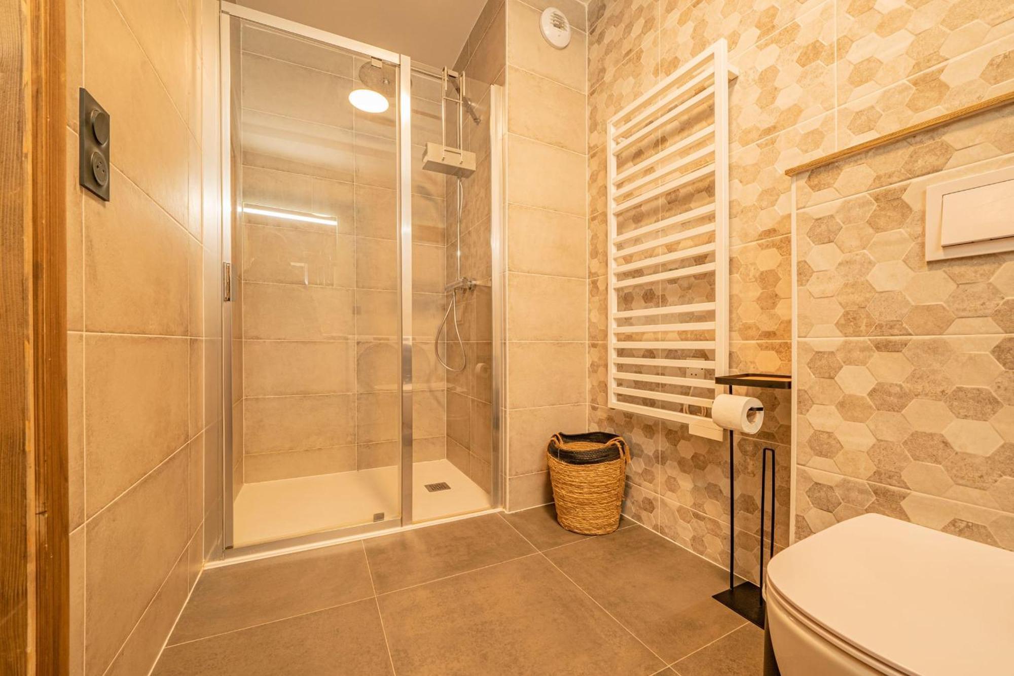 Perle Blanche - Brand New 2 Bedroom Apartment Perfectly Located シャモニー エクステリア 写真